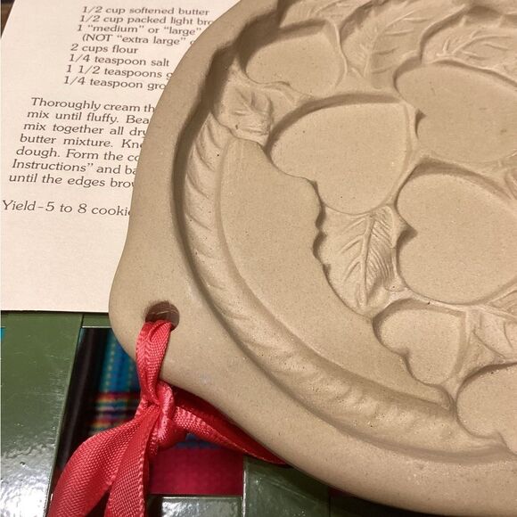 Brown Bag Cookie Art 1992 Stoneware Baking Mold With Recipe Booklet Hill Design - Picture 8 of 8